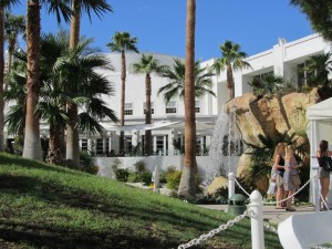 Tropicana Las Vegas, Tropicana Hotel & Casino Las Vegas, Tropicana Resort & Casino Las Vegas, Tropicana, Bagatelle Beach & Nightclub, Bagatelle Beach & Nightclub Las Vegas, Bagatelle Las Vegas, Laugh Factory, Laugh Factory Las Vegas, Jan Rouven Las Vegas, Trop Plus Players Club, Las Vegas Strip, Las Vegas Boulevard, Slots, Slotmachines, Videpoker, poker, Blackjack, Roulette, Baccarat, Sports Book, Gaming, Gambling