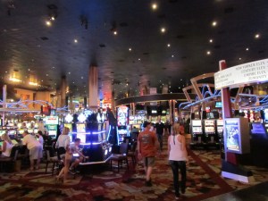 New York New York Hotel & Casino Las Vegas, New York New York Resort & Casino Las Vegas, New York New York Hotel Las Vegas, New York New York Casino Las Vegas, Coyote Ugly Las Vegas, Zumanity Las Vegas, New York New York Las Vegas, Nine Fine Irishmen Las Vegas, MGM Resorts, MGM International, Mlife, Las Vegas, Las Vegas Strip, Las Vegas Boulevard, Slots, Slotmachines, Videpoker, poker, Blackjack, Roulette, Baccarat, Sports Book, Gaming, Gambling