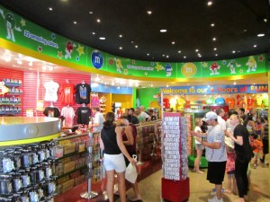 M&M's World Las Vegas, M&M, M&M's, M&M's Store, M&M Store, M&M's Store Las Vegas, Red M&M's, Blue M&M's, Yellow M&M's, Brown M&M's, Las Vegas, Las Vegas Strip, Las Vegas Boulevard, Showcase Mall, Showcase Mall Las Vegas