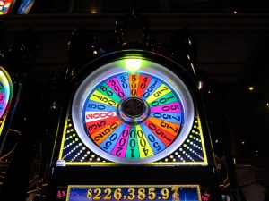 Wheel of Fortune slots, Wheel of Fortune slots at New York-New York Las Vegas, Wheel of Fortune slotmachines, Wheel of Fortune Slotmachines Las Vegas, Wheel of Fortune dollar machines, Wheel of Fortune quarter machines, slotmachine jackpots Las Vegas, slotmachine winners, slotmachine winners Las Vegas, Mlife players club, Mlife, penny slots, progressive slotmachine jackpots, Tier credits, Express Comps, gambling, gaming